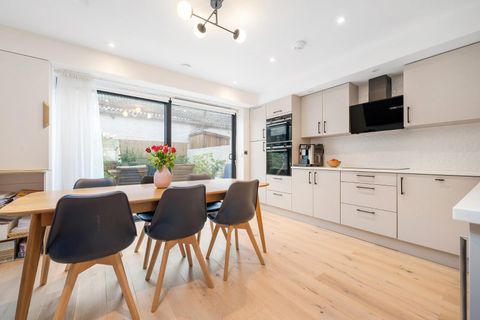 Sulina Road SW2