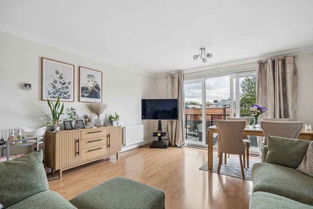Additional image 4 of 2 bed flat for saleNorthway, Rickmansworth WD3