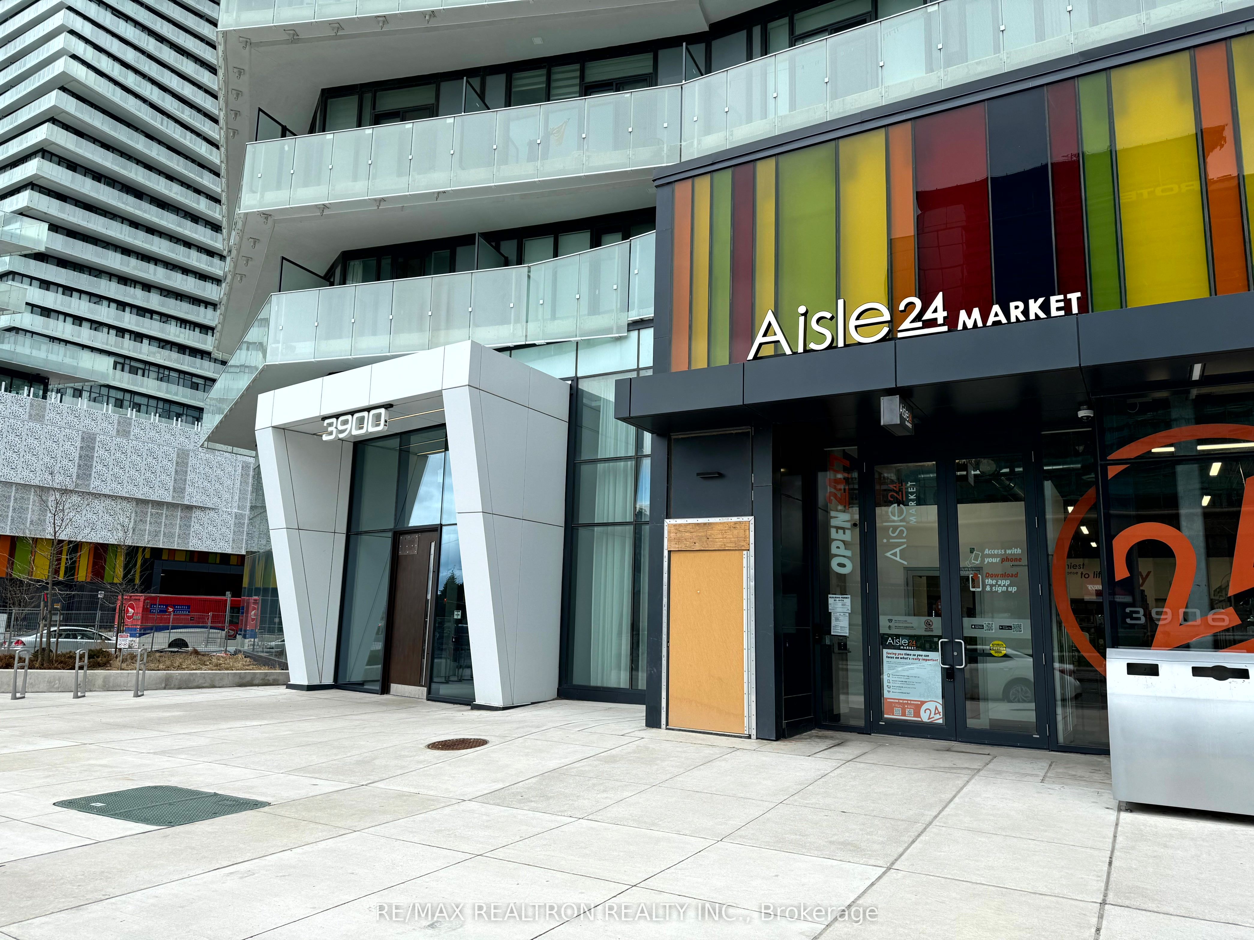 1401-3900 Confederation Parkway, Mississauga, ON, L5B 0M3 photo 2