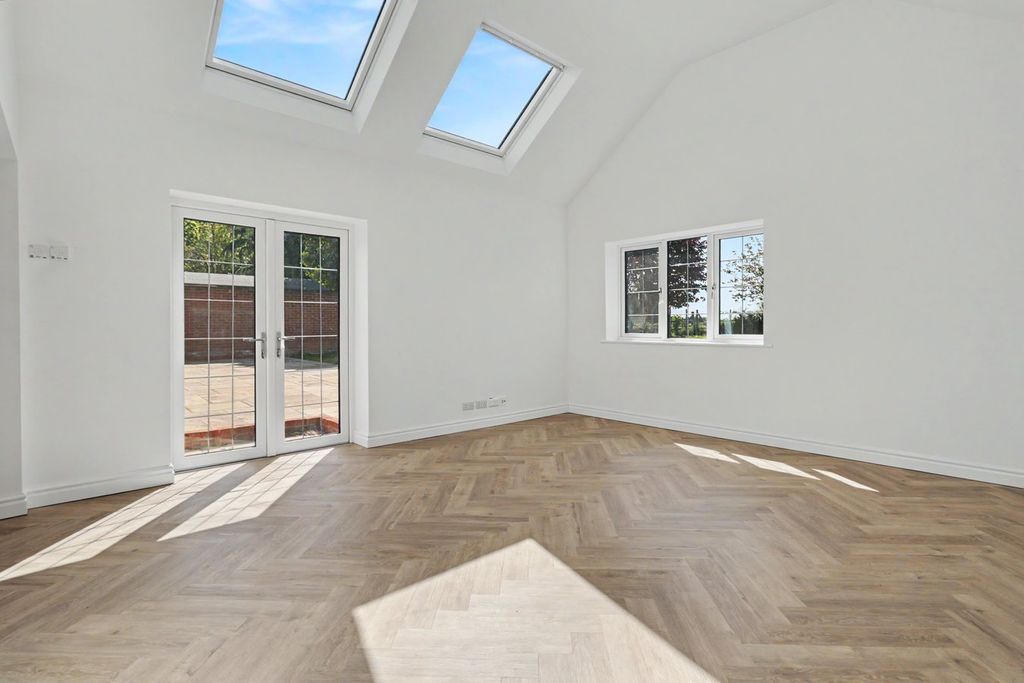 Additional image 10 of 5 bed detached house for saleShopland Hall Road, Rochford SS4