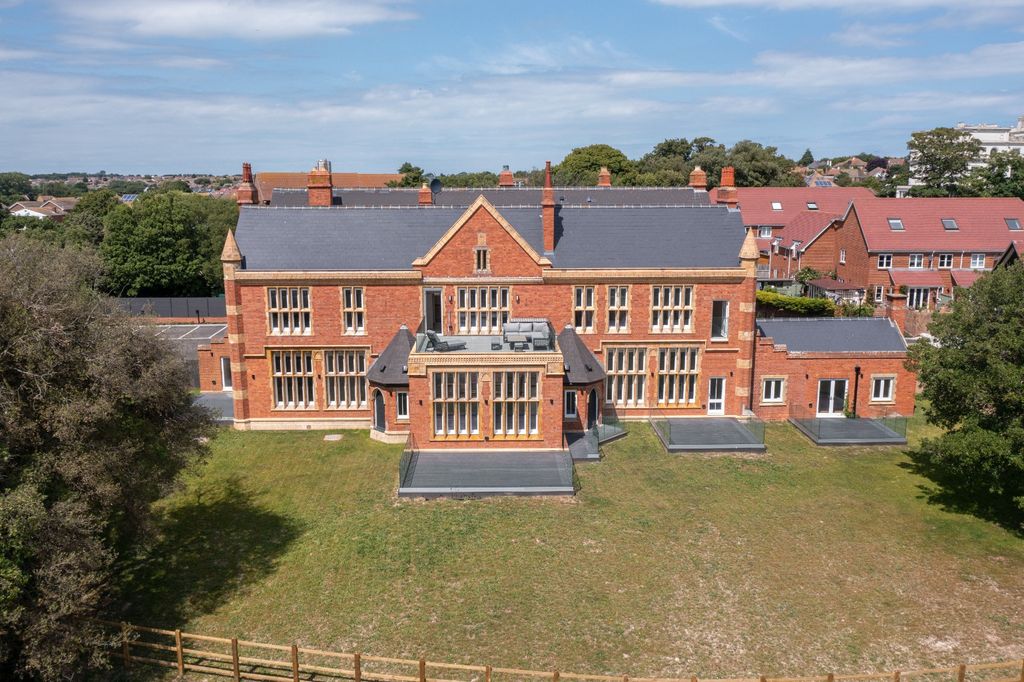 3 bed flat for saleCourtstairs Manor, Ramsgate, Kent CT11