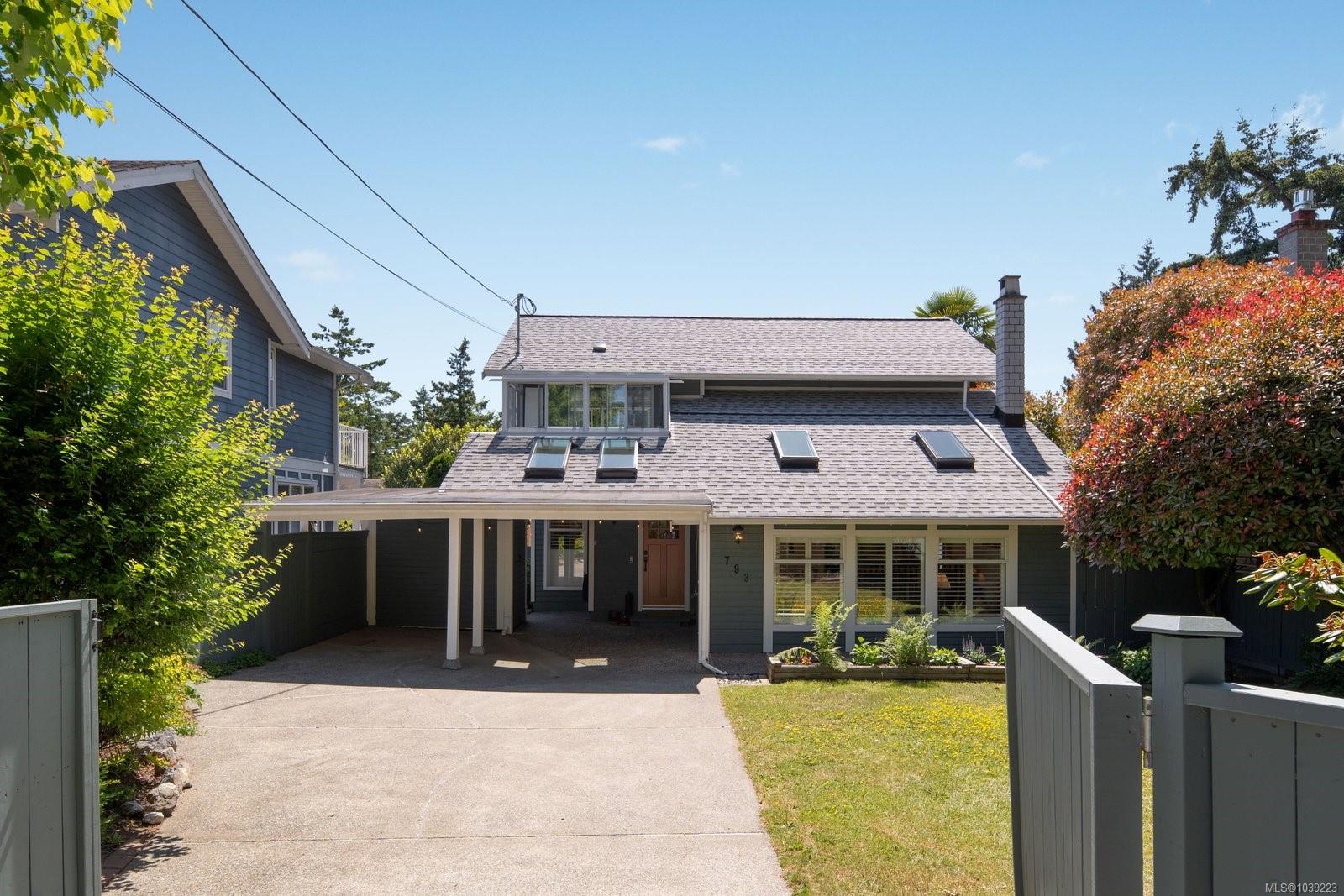 793 Stelly's Cross Road, Central Saanich, BC, V8M 1C6