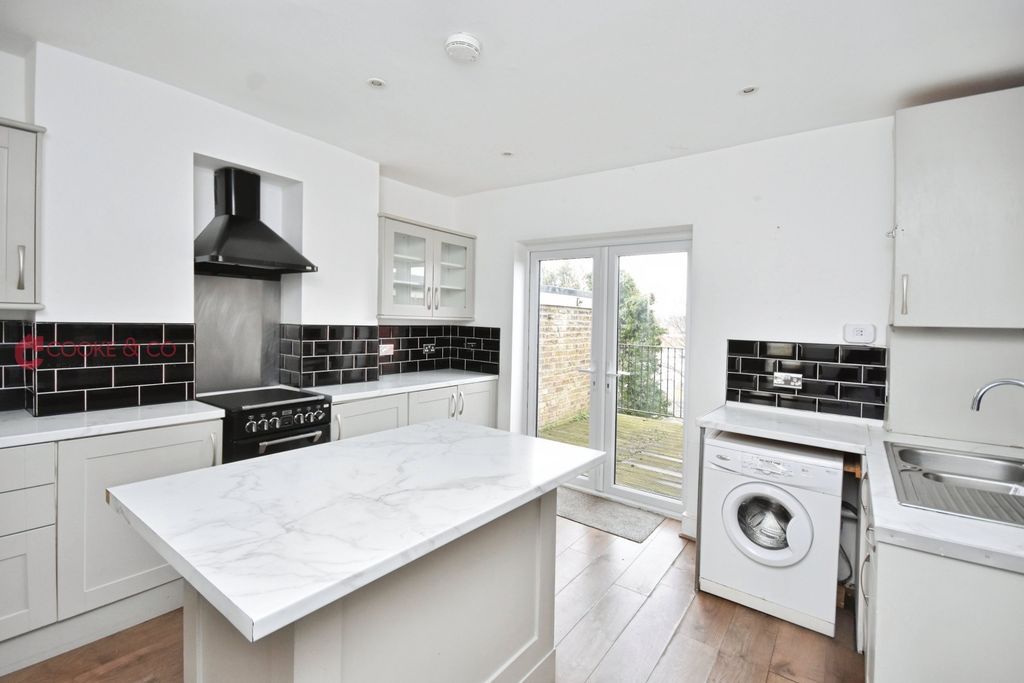 Additional image 16 of 8 bed flat for saleArklow Square, Ramsgate, Kent CT11