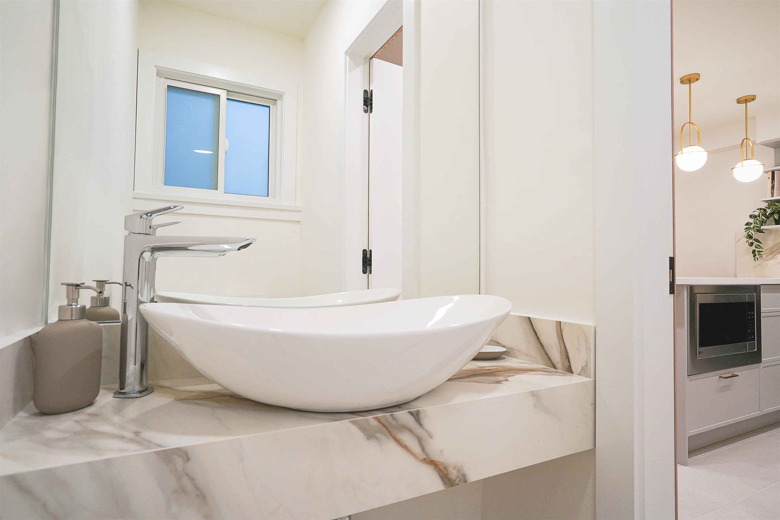 2078 Springer Avenue, Burnaby, BC, V5B 3M5 photo 5
