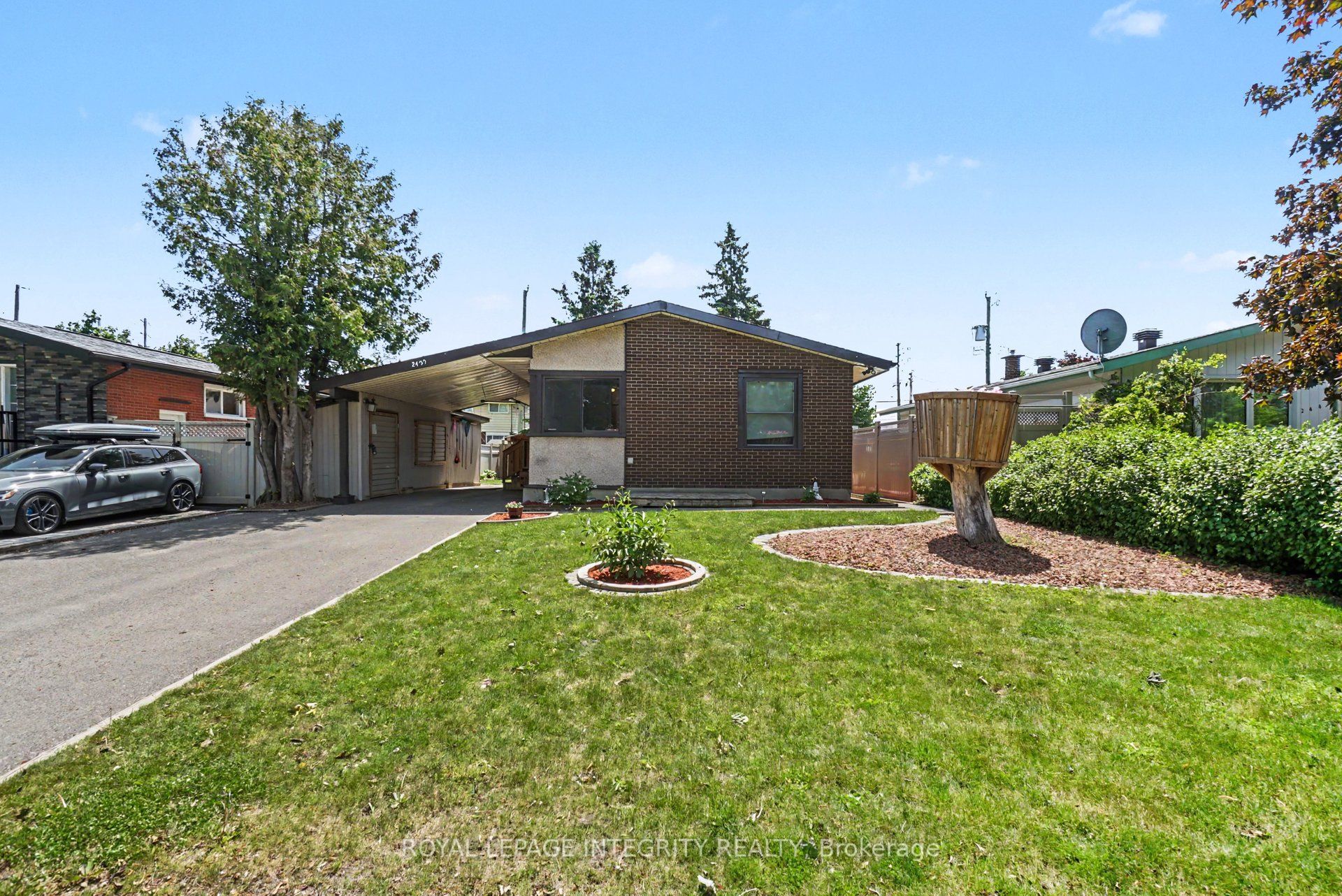 2450 Magnus Avenue, Ottawa, ON, K1G 1J8