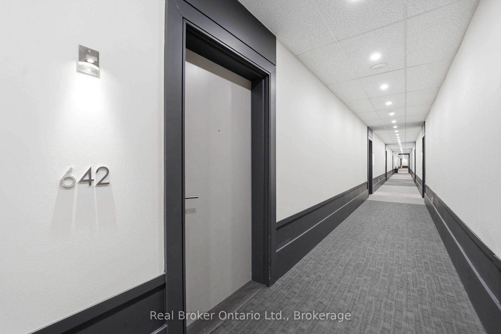 642-16 Concord Place, Grimsby, ON, L3M 0J1 photo 4