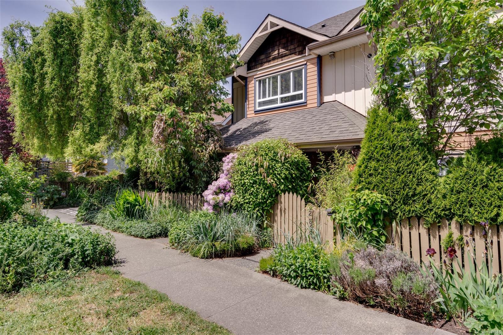 #1-860 Princess Avenue, Victoria, BC, V8T 1K8