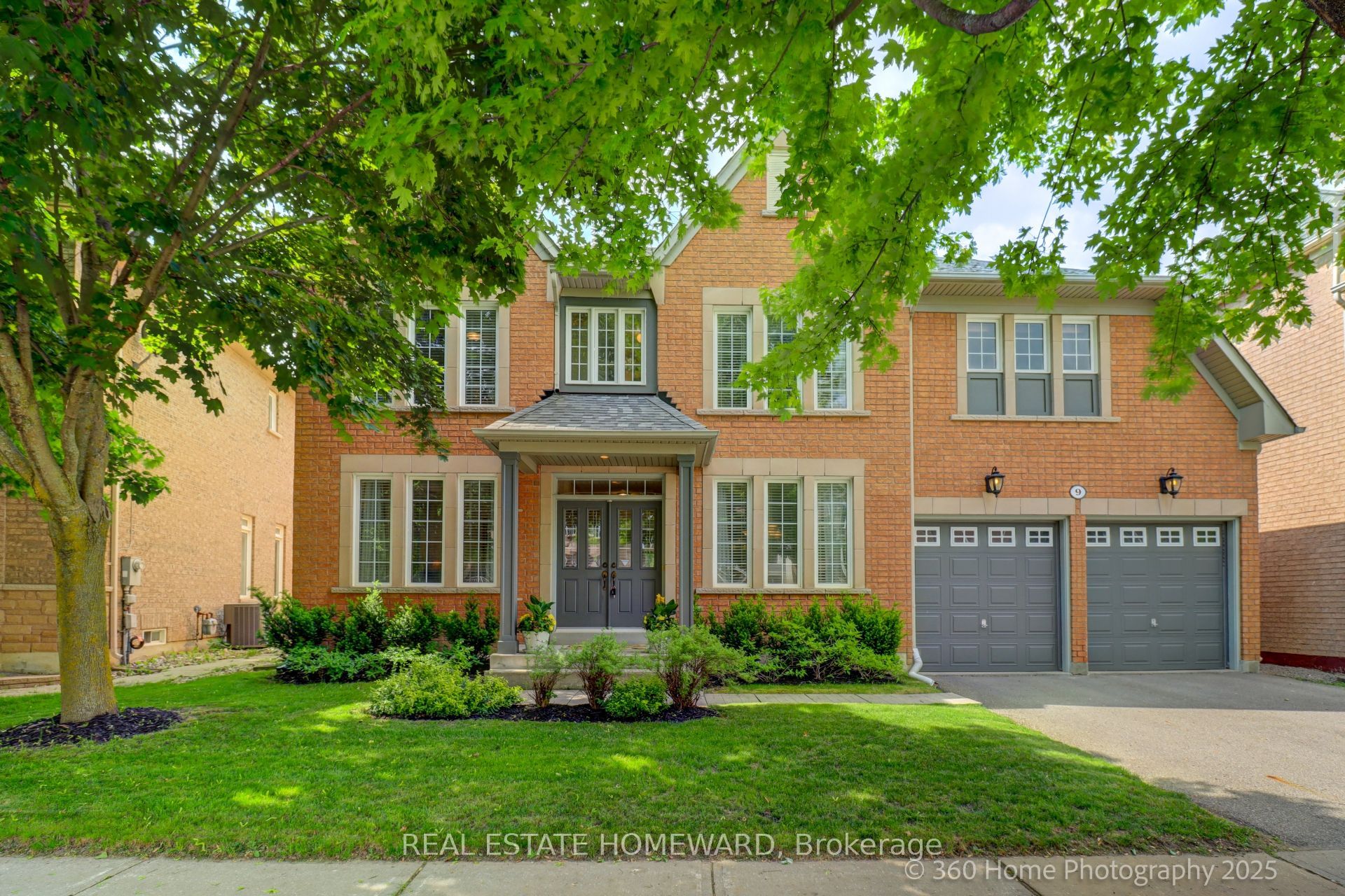9 Tarmack Drive, Richmond Hill, ON, L4E 0E6 photo 2