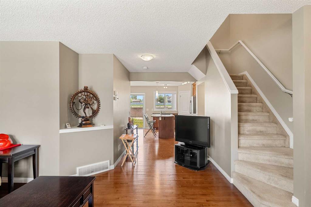 249 Elgin Meadows Park SE, Calgary, AB, T2Z0M4 photo 3