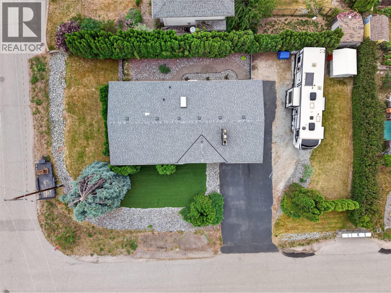 Additional image 2 of 1685 Jonathan Road, Kelowna, BC, V1P1A7