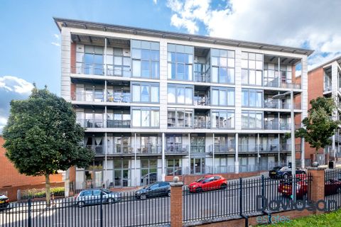 Alfred Knight Way, Birmingham B15