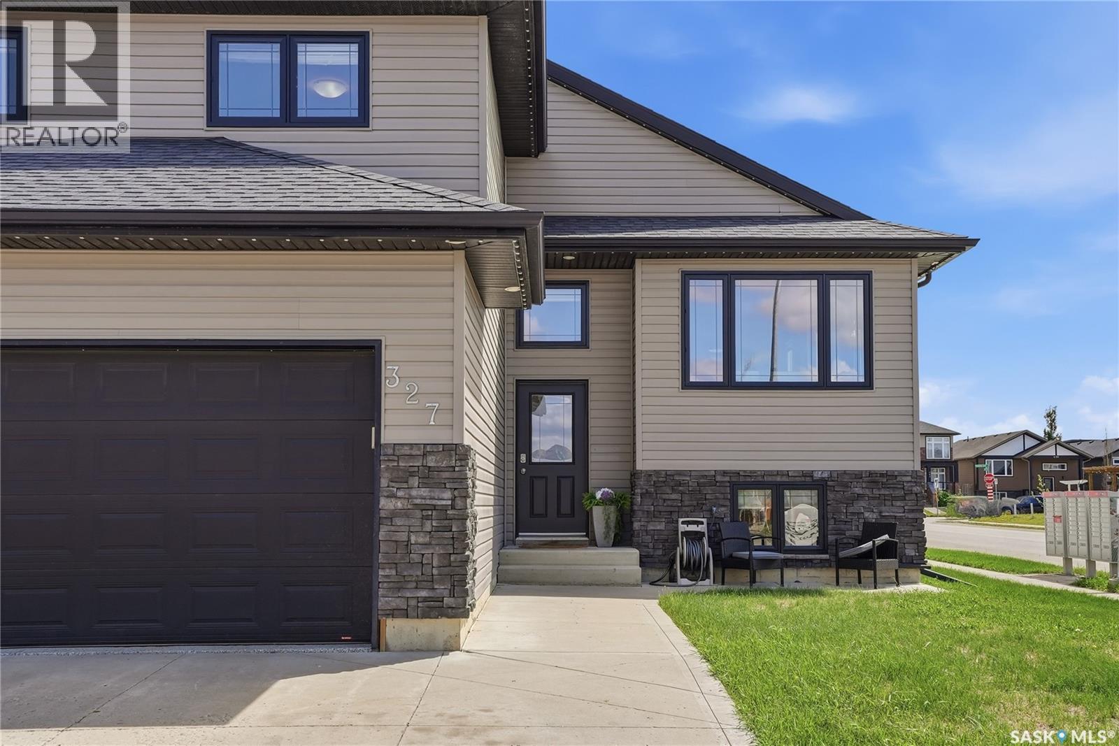 327 Roy Crescent, Saskatoon, SK, S7W0L1 photo 3
