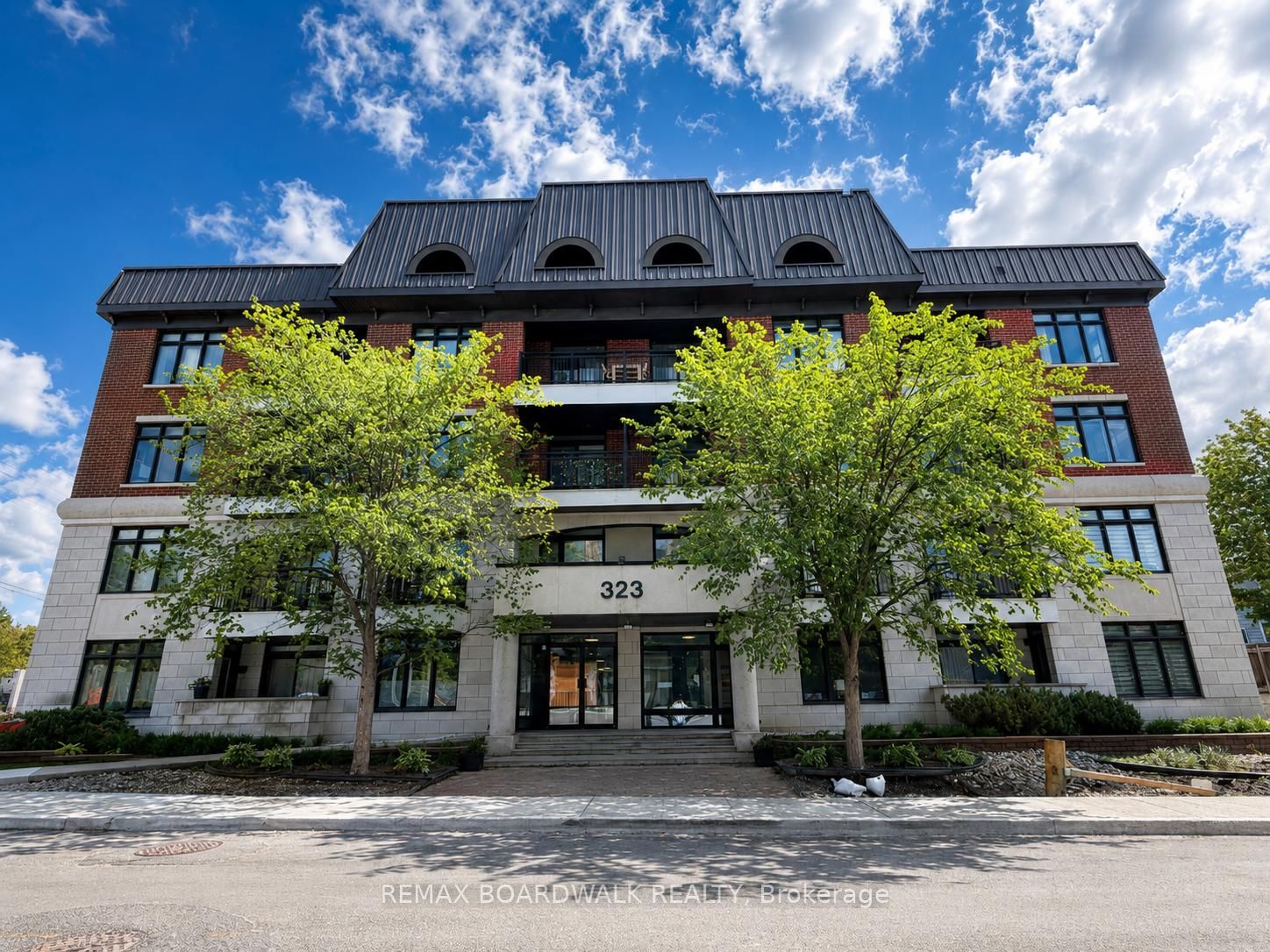 306-323 Winona Avenue, Ottawa, ON, K1Z 5H3