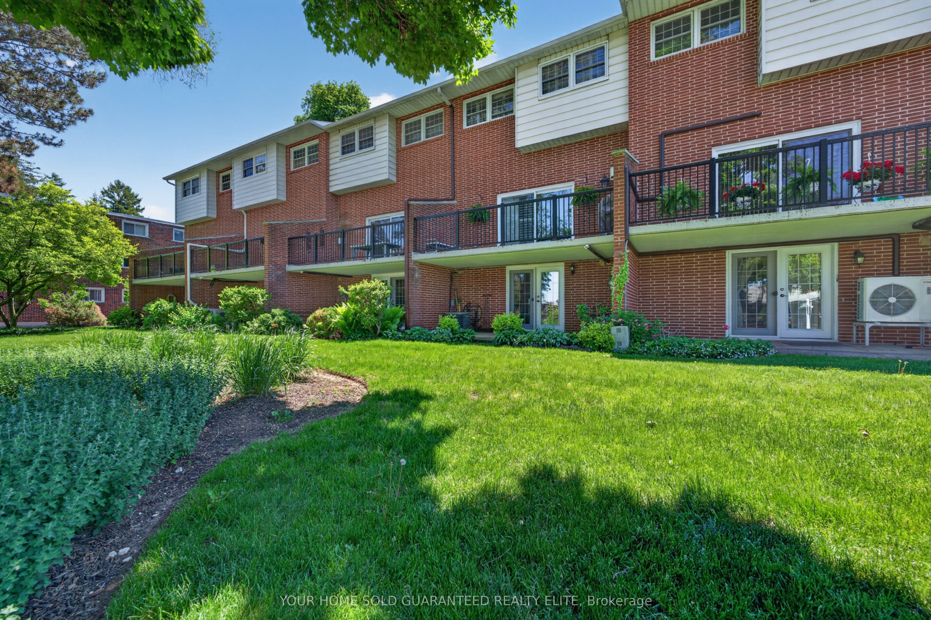 4-91 Livingston Avenue, Grimsby, ON, L3M 1L4