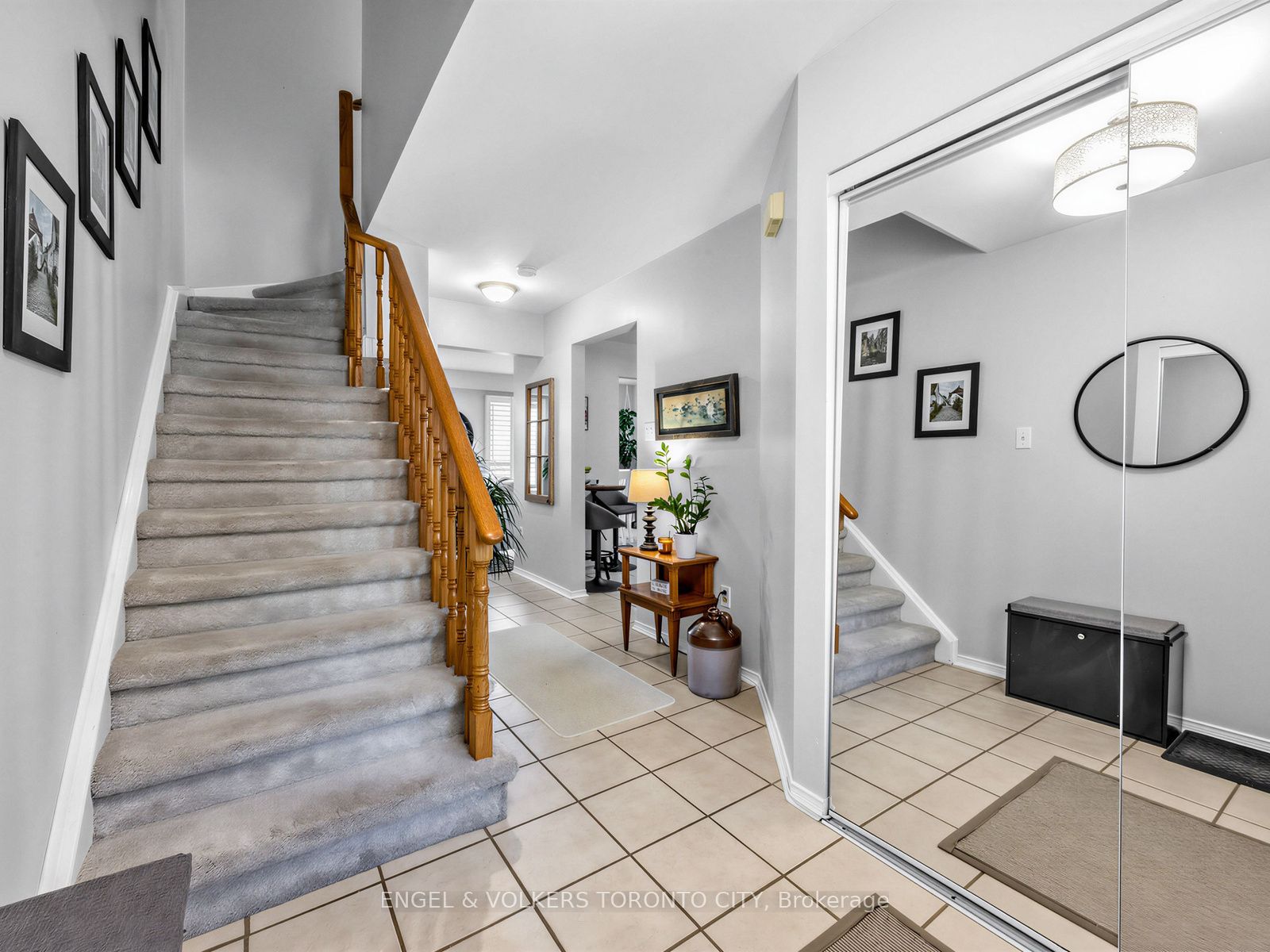 15 Fulton Crescent, Whitby, ON, L1R 2C8 photo 3