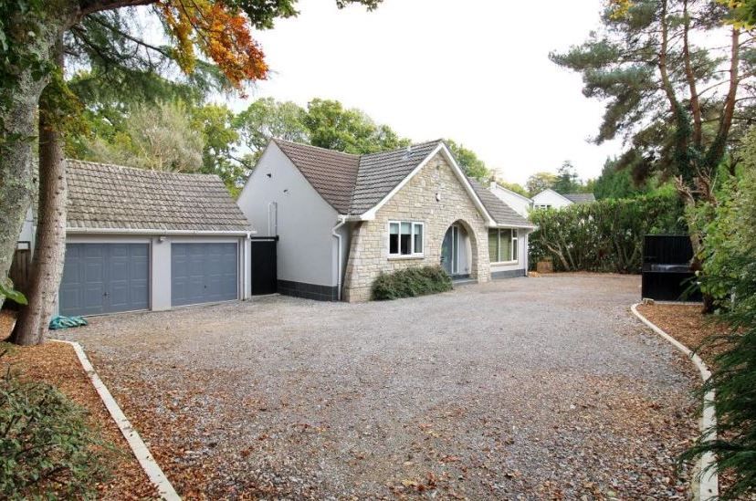 3 bed detached bungalow for saleHurn Lane, Ringwood BH24