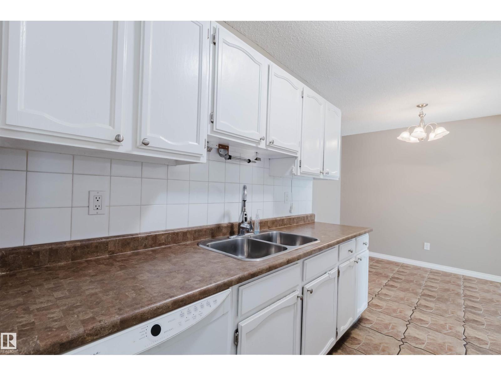 134 Callingwood Place NW, Edmonton, AB, T5T2C6 photo 5