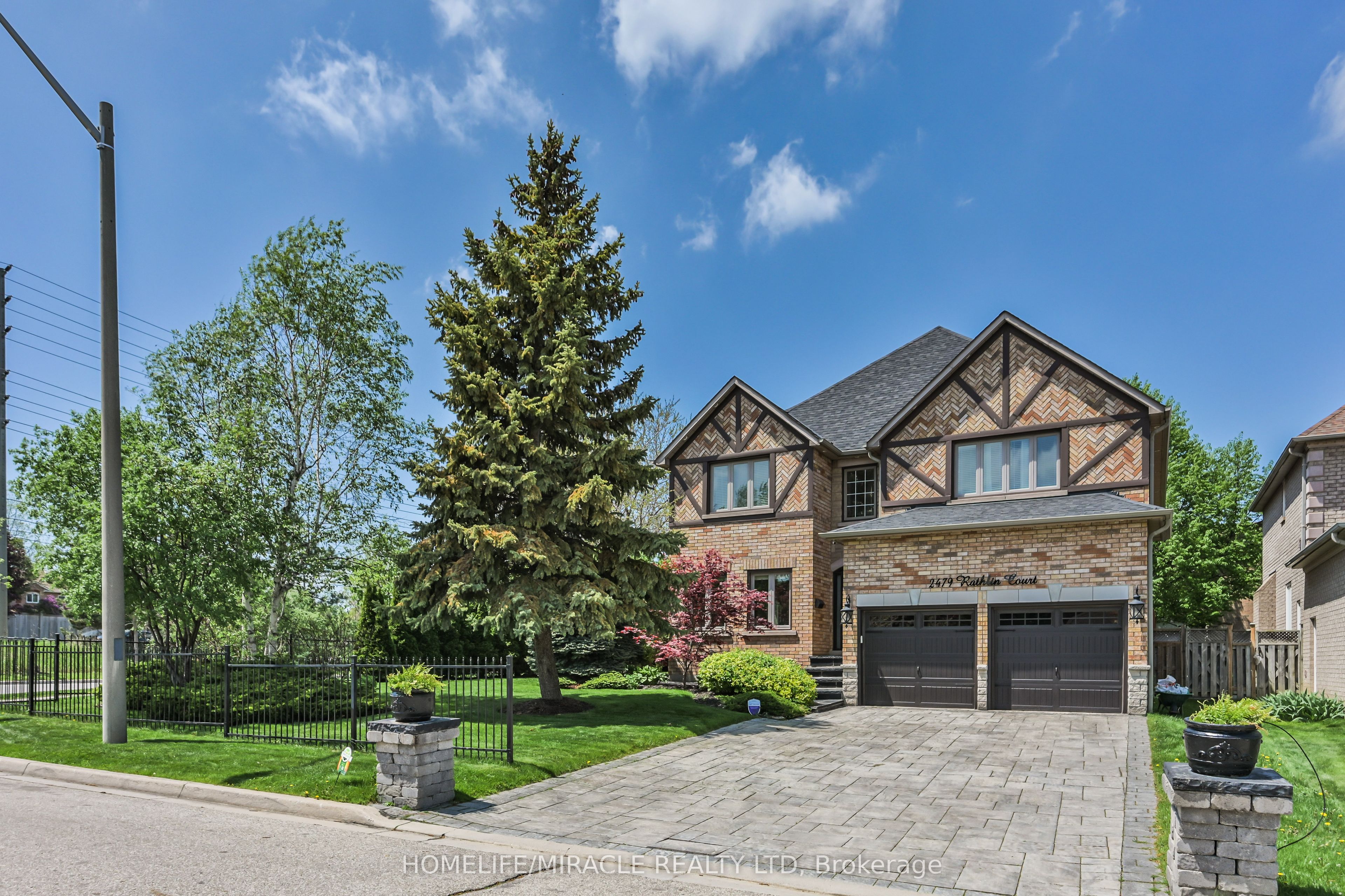2479 Rathlin Court, Mississauga, ON, L5K 2S4