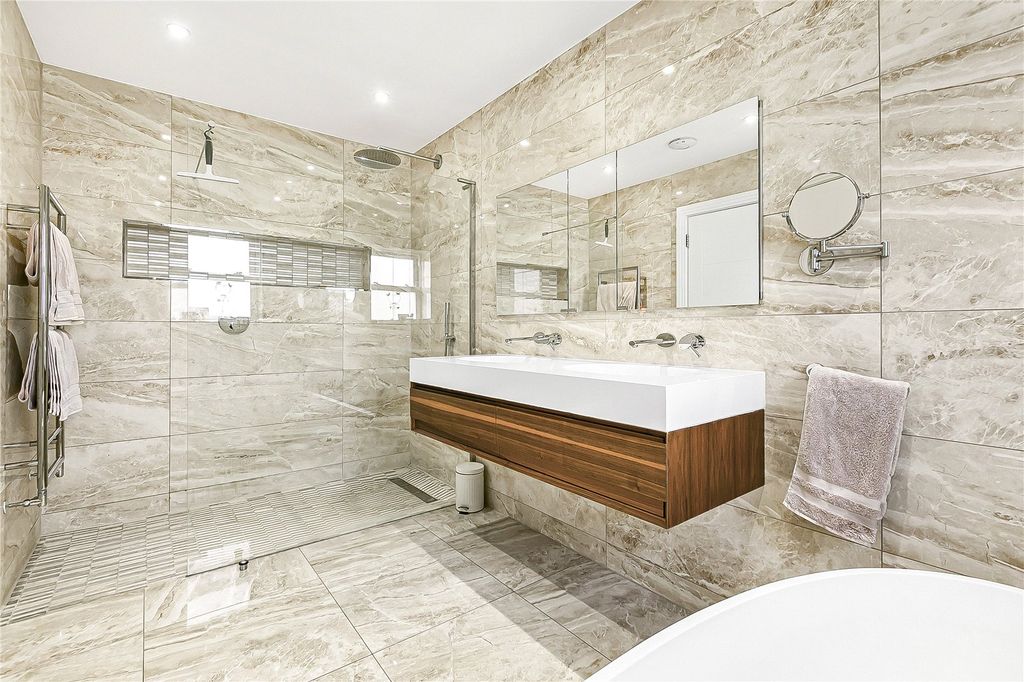 Additional image 19 of 5 bed detached house for saleAldenham Avenue, Radlett, Hertfordshire WD7