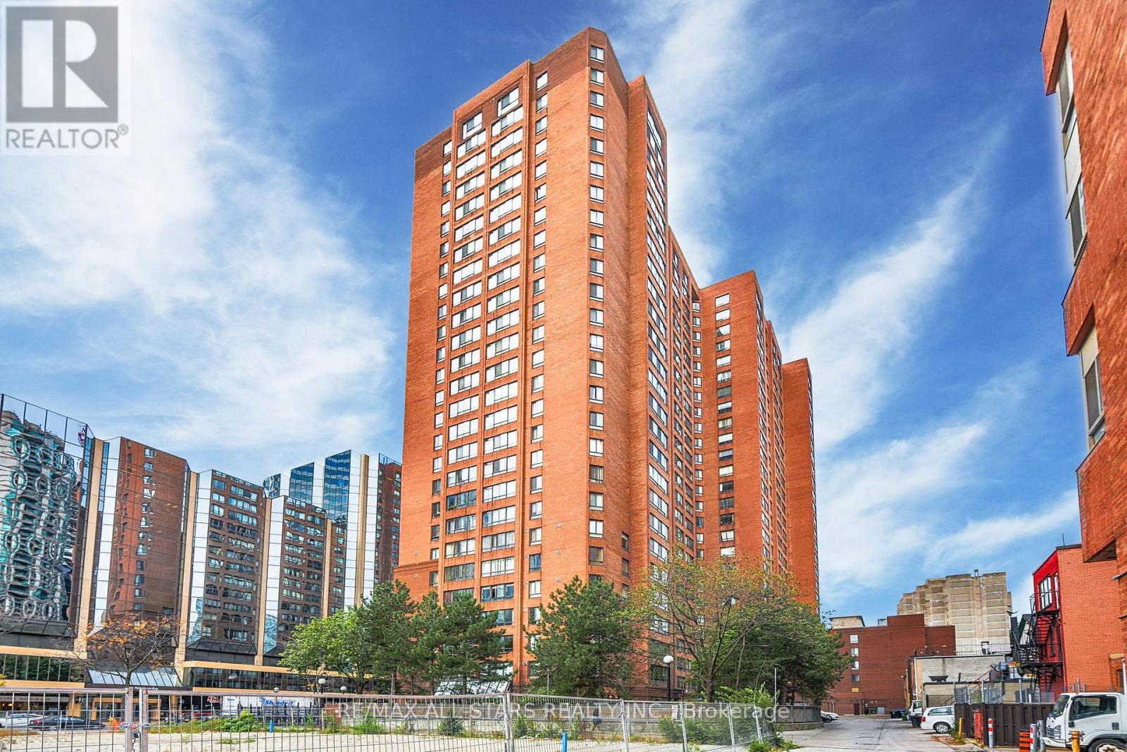 503-633 Hurizon On Bay Street, Toronto, ON, M5G2G4