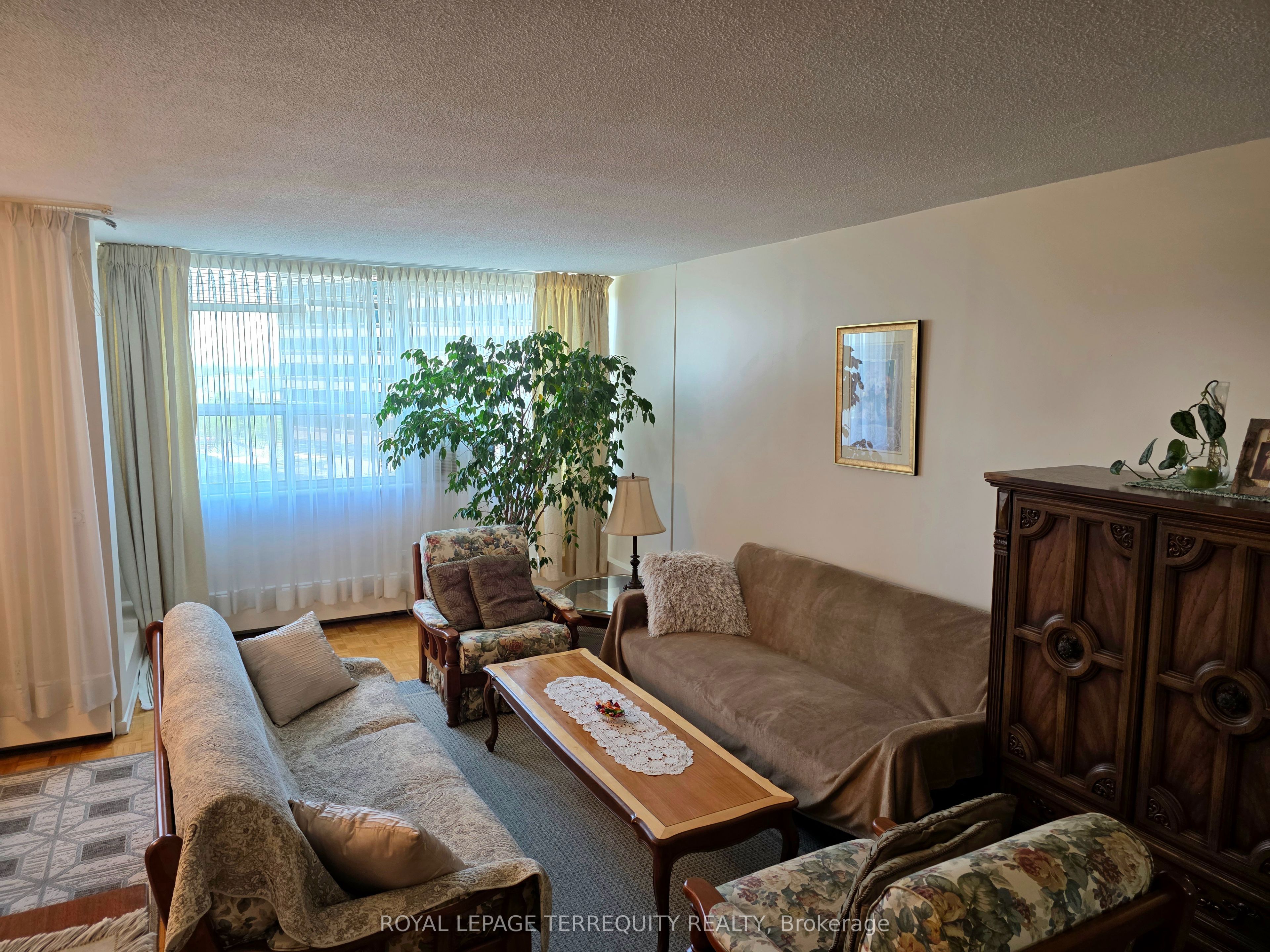 917-451 The West Mall N/a, Toronto, ON, M9C 1G1