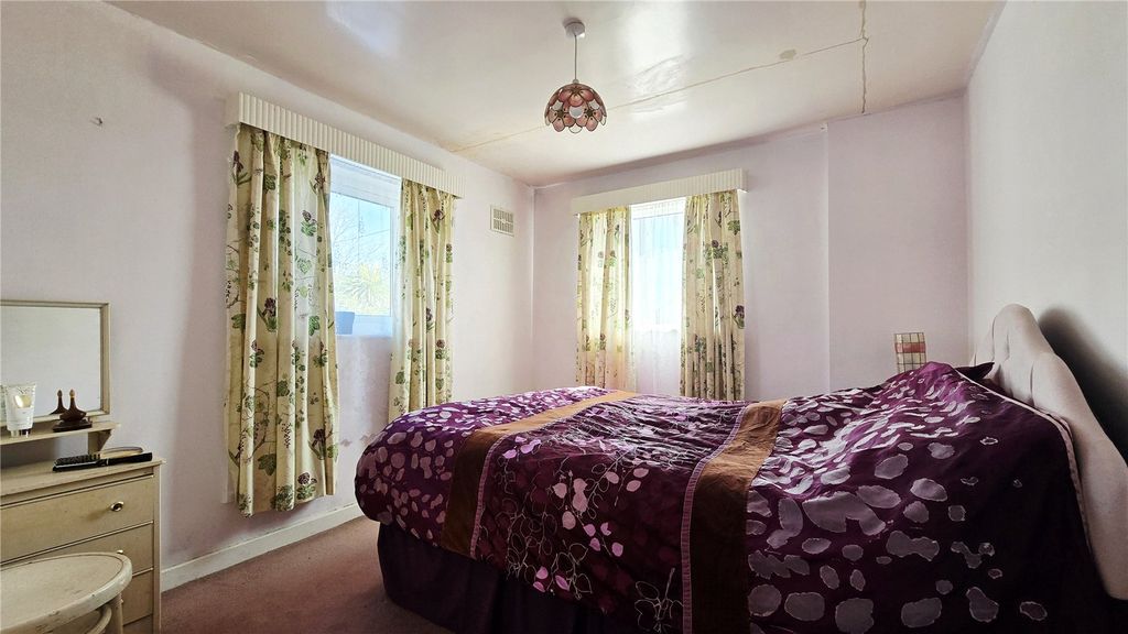 2 bed bungalow for saleSandy Lane, Rhosneigr, Anglesey LL64 photo 5