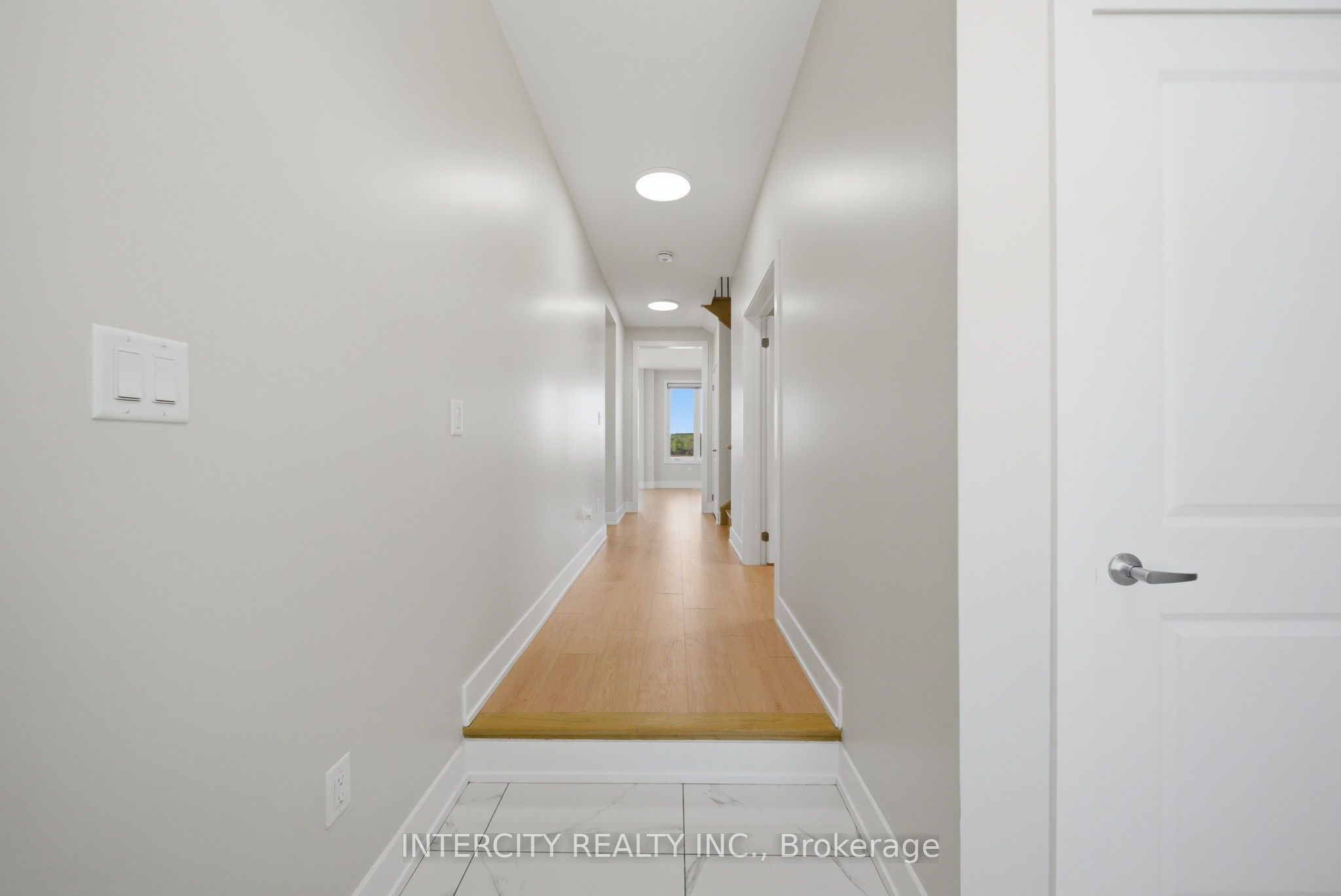 10 Kingsbury Trail, Barrie, ON, L9J 0W9 photo 3