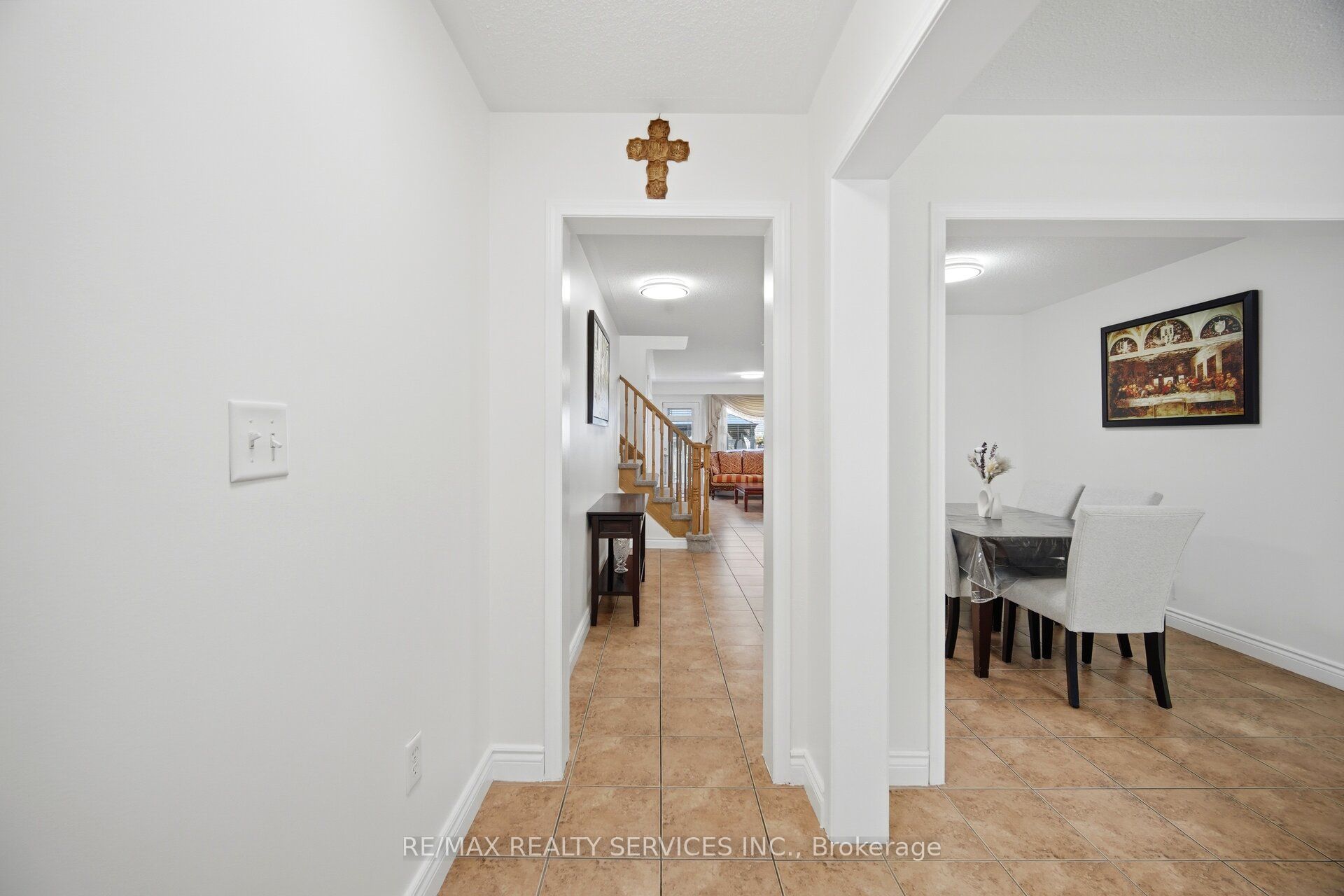 28 Ponymeadow Way, Brampton, ON, L6X 0M3 photo 3