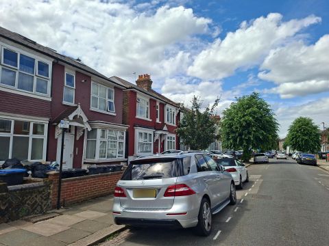 Sidney Avenue, London N13