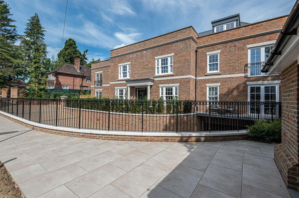 Additional image 2 of 2 bed flat for saleWatford Road, Radlett WD7