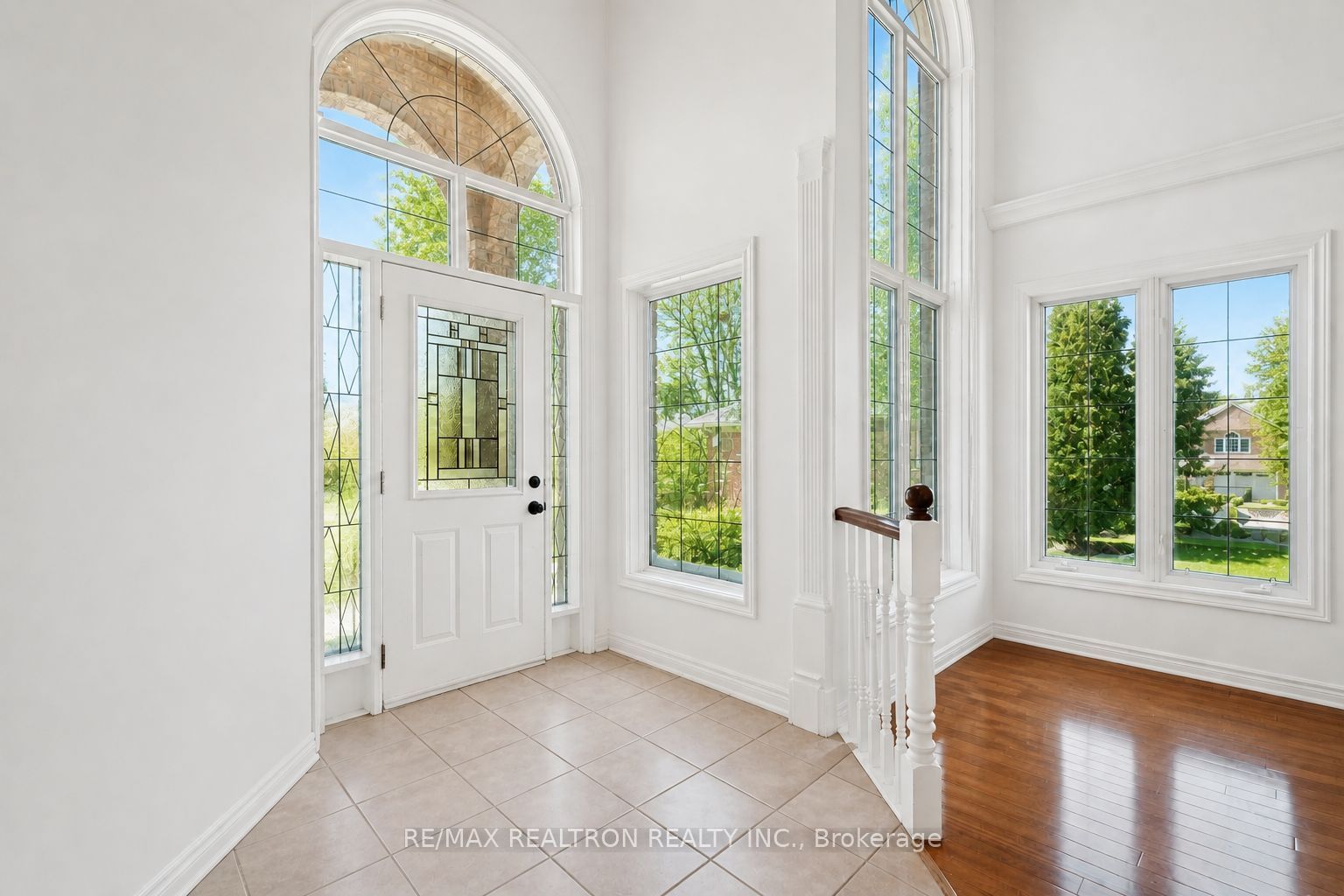 11 Redtail Crescent, Hamilton, ON, L9B 2R6 photo 3