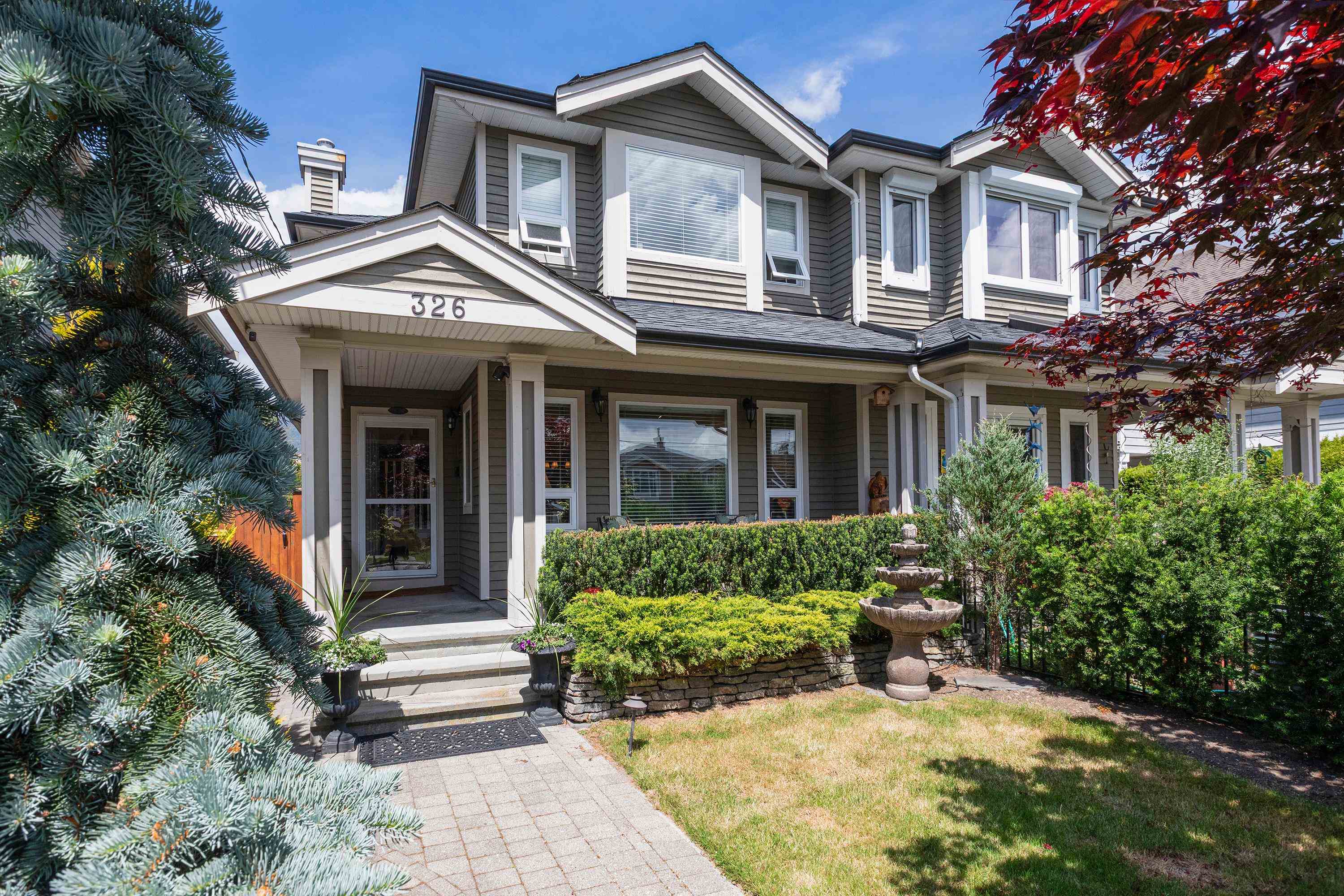 326 12th Street E, North Vancouver, BC, V7L 2J9