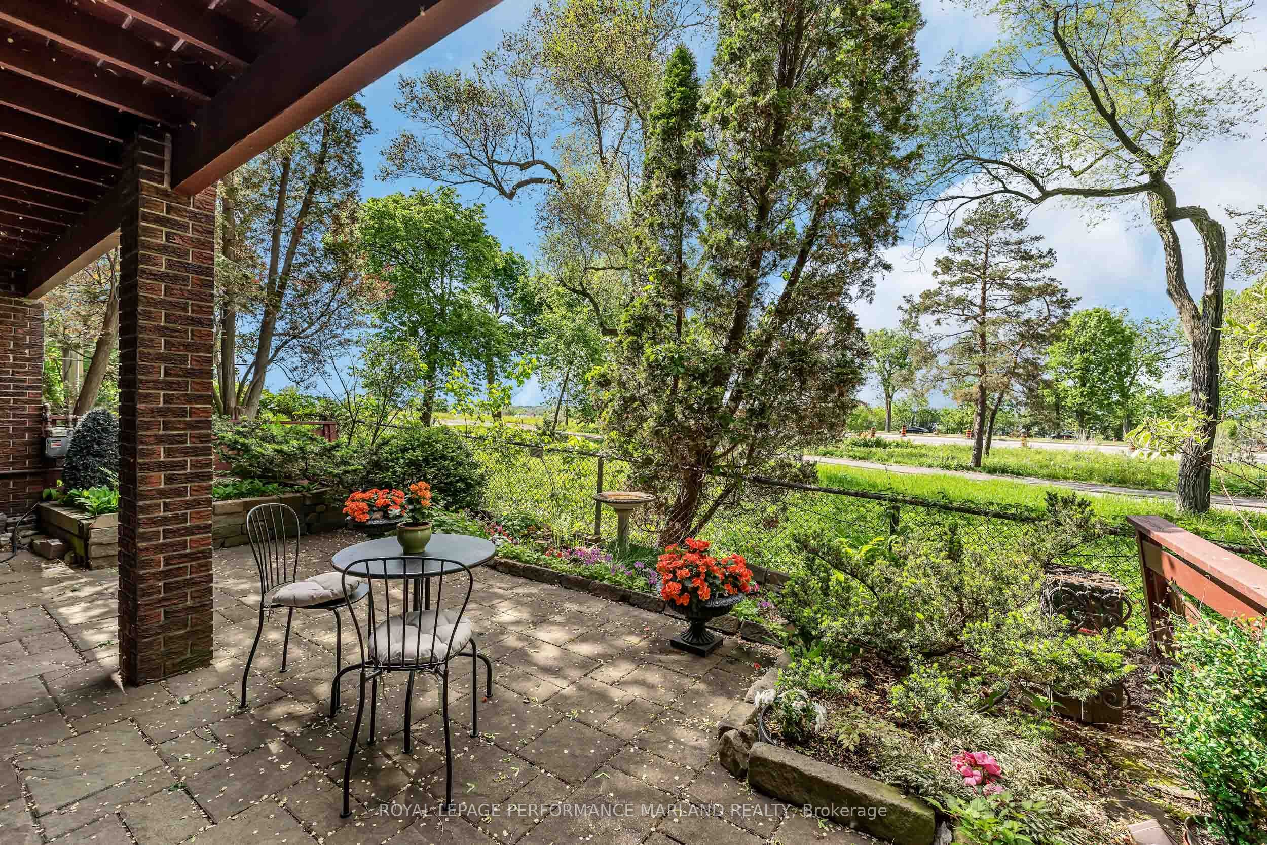 31 Aylen Avenue, Ottawa, ON, K2A 3P6