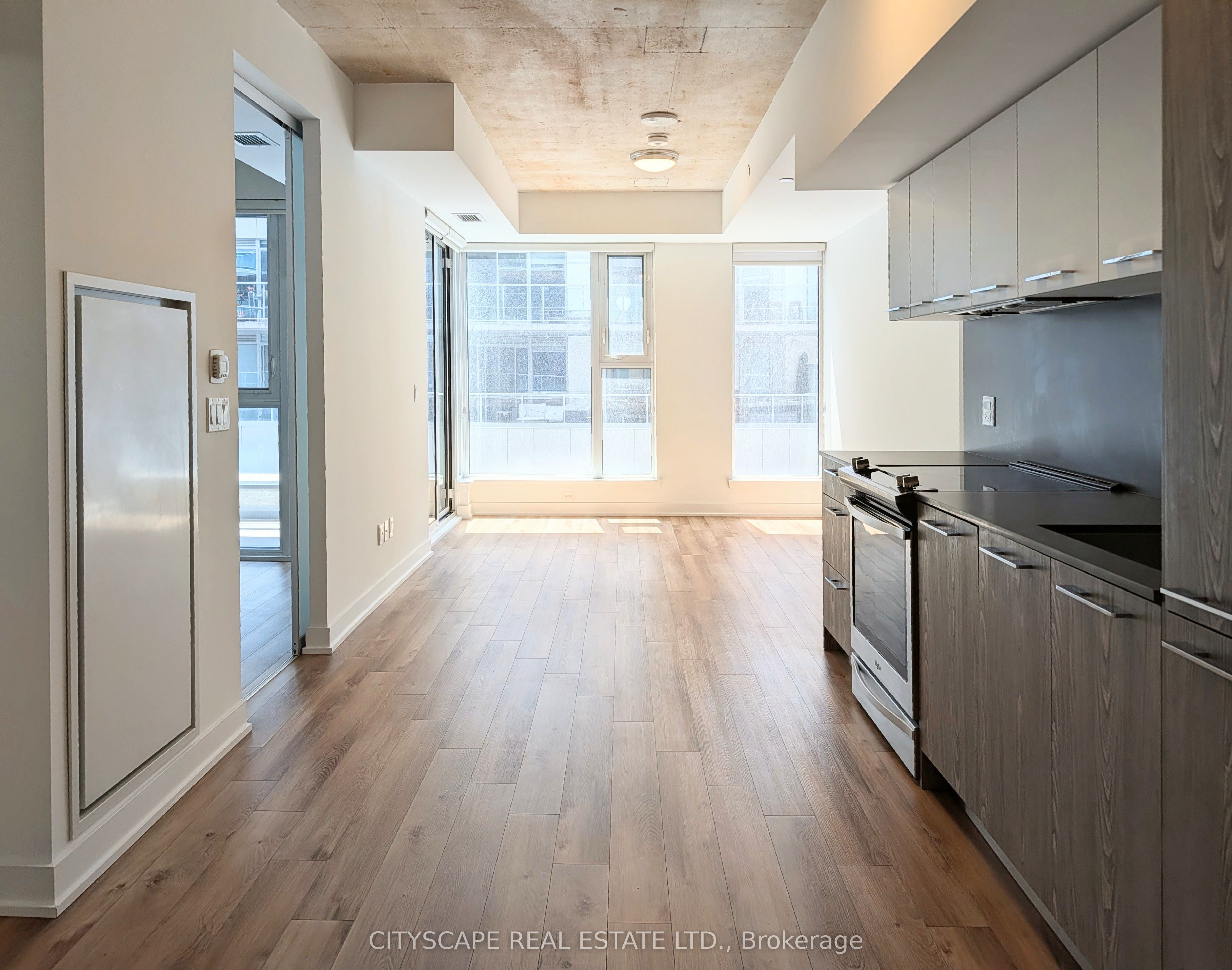 514-30 Baseball Place, Toronto, ON, M4M 0E8