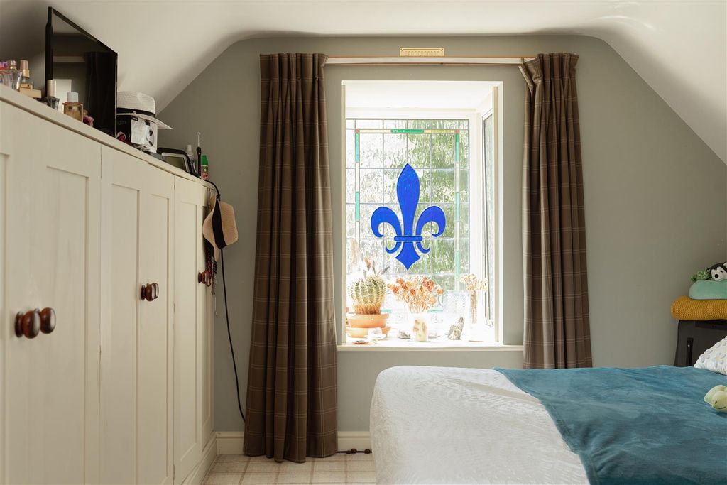 Additional image 11 of 5 bed detached bungalow for saleLodge Lane, Redhill RH1