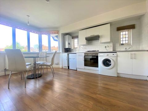 Highfield Avenue, London NW11