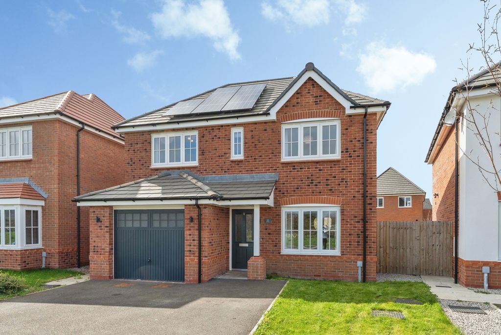 3 bed detached house for saleFfordd Lloyd, Rhyl, Clwyd LL18