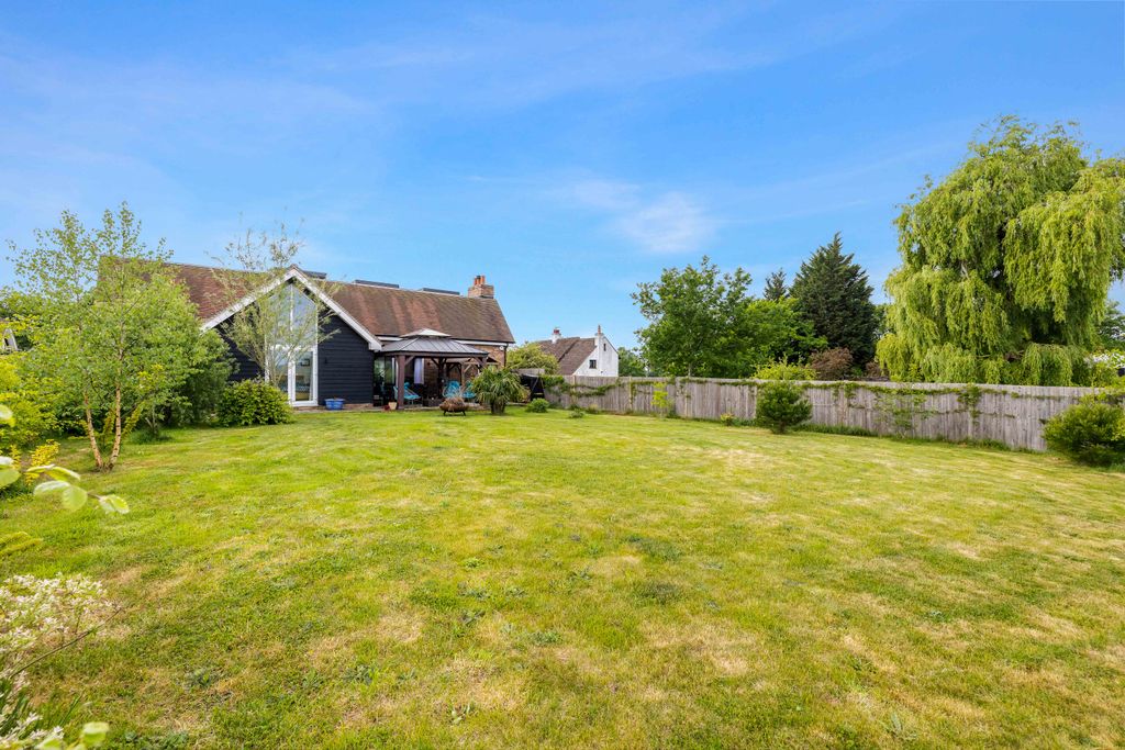 4 bed detached house for saleRef: Sm - St. George Road, Outwood RH1