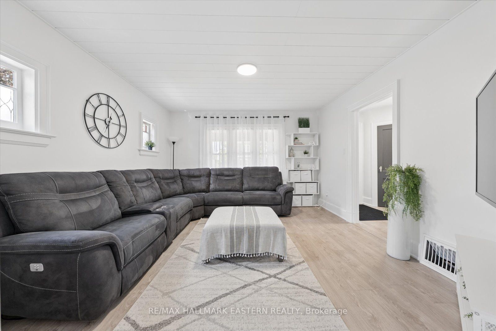 590 Douglas Avenue, Peterborough, ON, K9J 4L1 photo 5