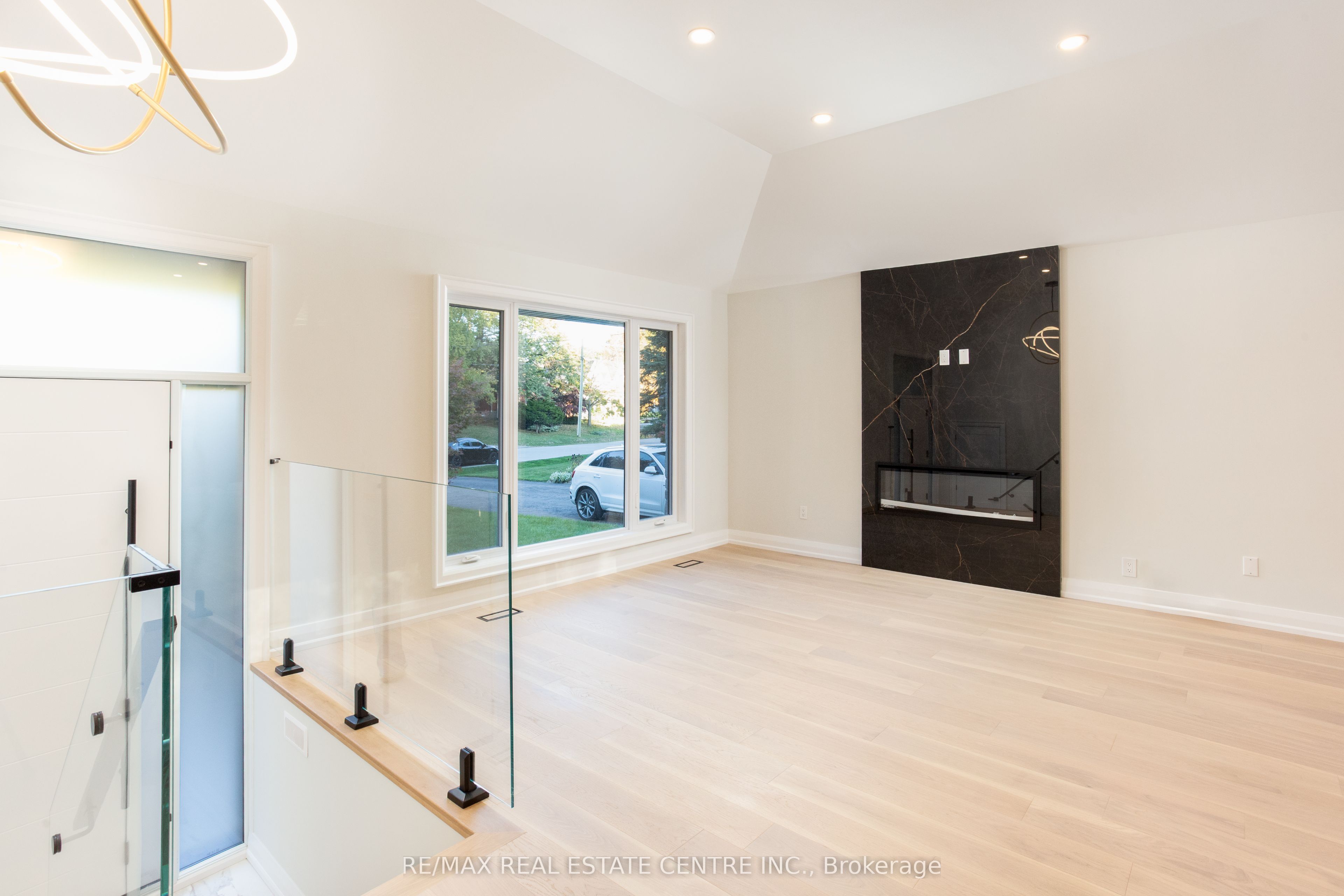 Additional image 4 of 446 Willis Drive, Oakville, ON, L6L 4V5