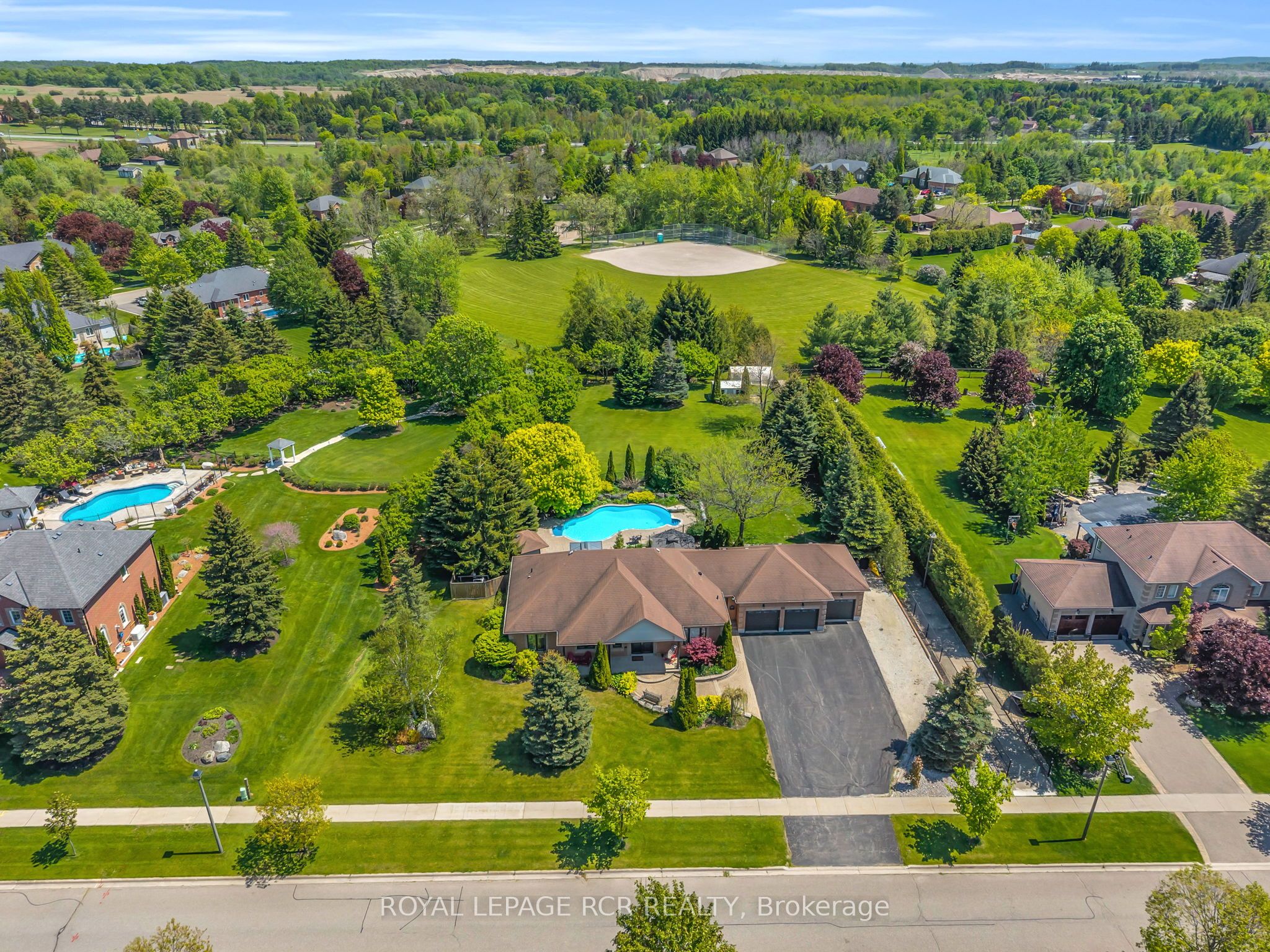 5 Massari Street, Caledon, ON, L7K 0B6 photo 3