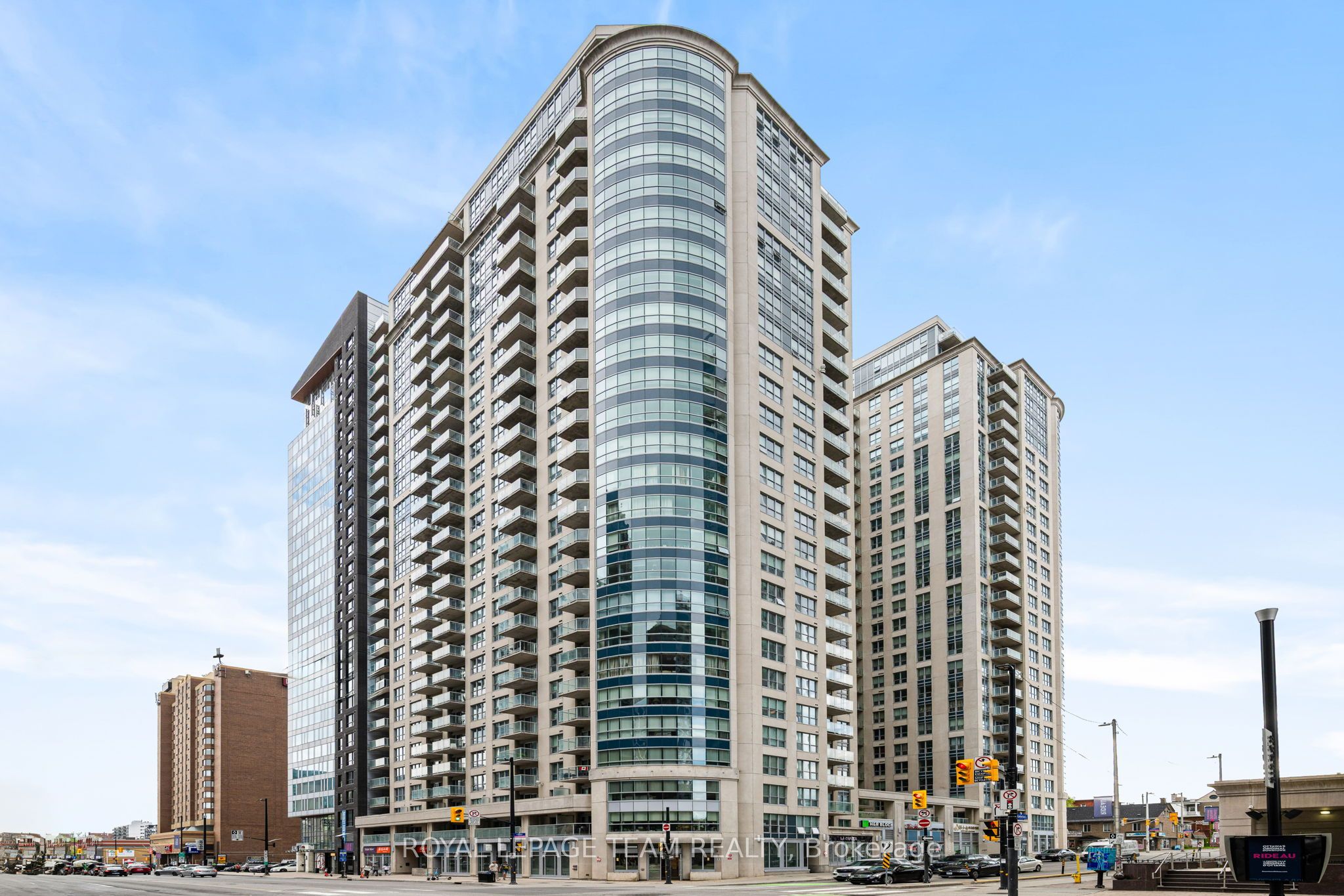 2406-242 Rideau Street, Ottawa, ON, K1N 0B7