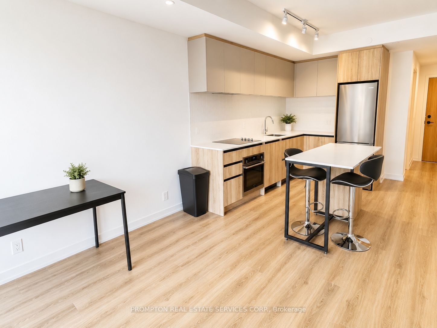 813-7950 Bathurst Street, Vaughan, ON, L4J 0L4 photo 3