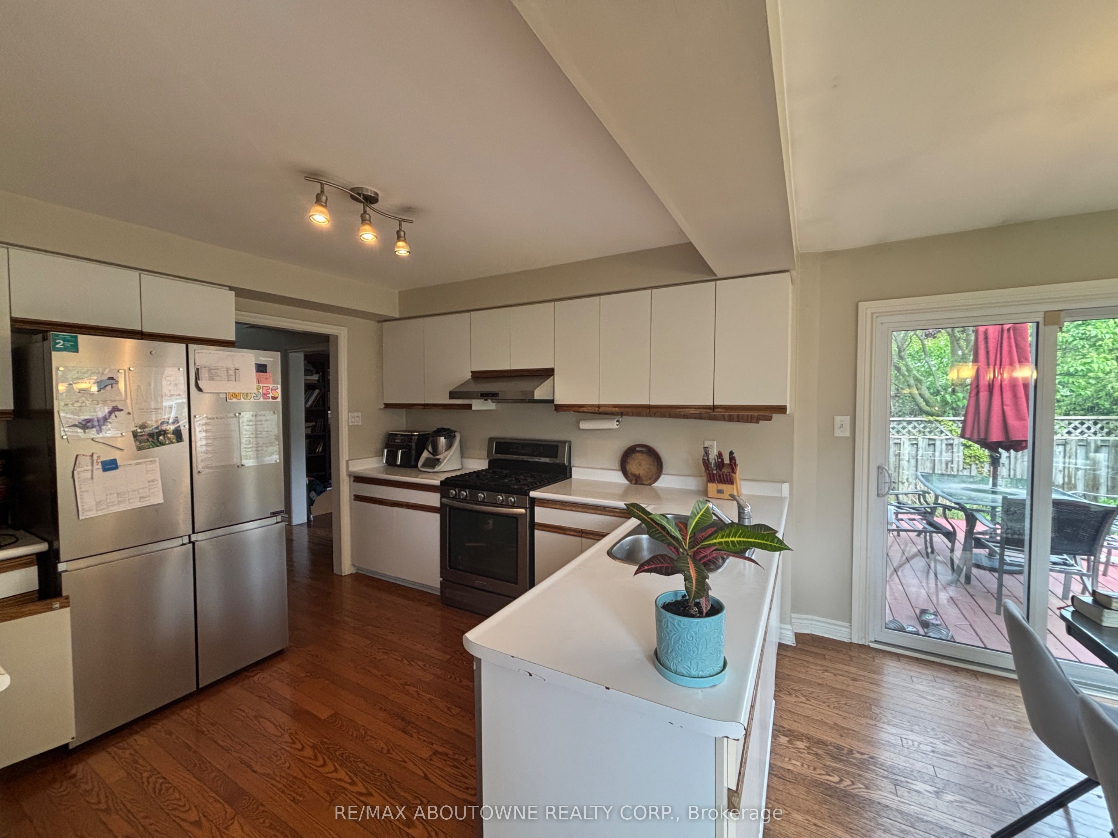 Additional image 5 of MAIN-1284 Creekside Drive, Oakville, ON, L6H 4Y5
