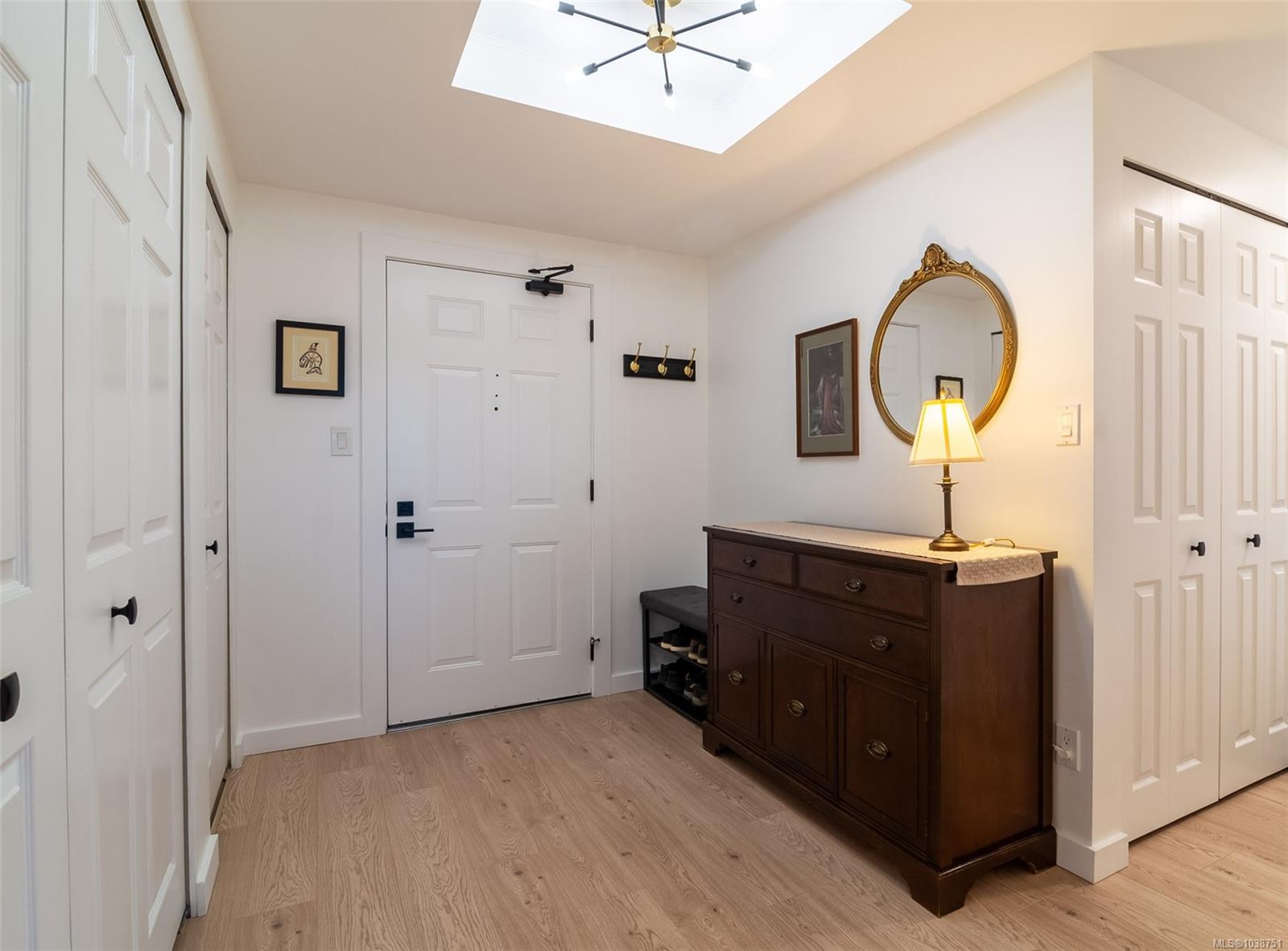 #403-420 Linden Avenue, Victoria, BC, V8V 4G3 photo 3