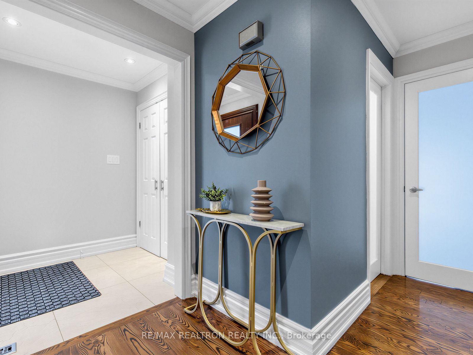 128 Embassy Drive, Vaughan, ON, L4L 4Z8 photo 5