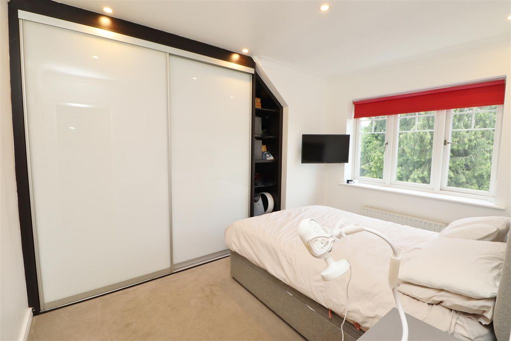 Additional image 7 of 2 bed flat for saleHighbridge Close, Radlett WD7