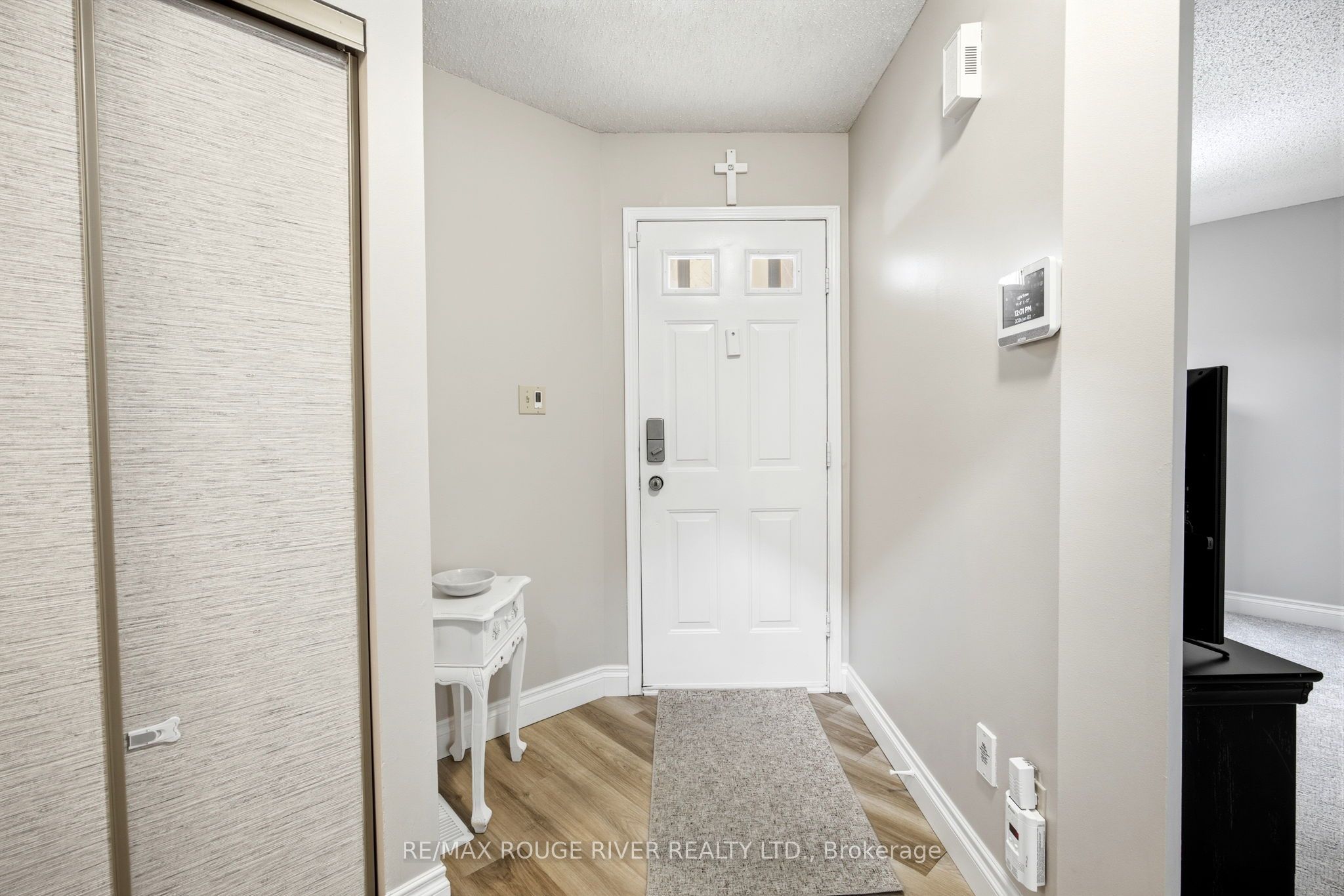 25 Cobblestone Drive, Whitby, ON, L1R 2A4 photo 4