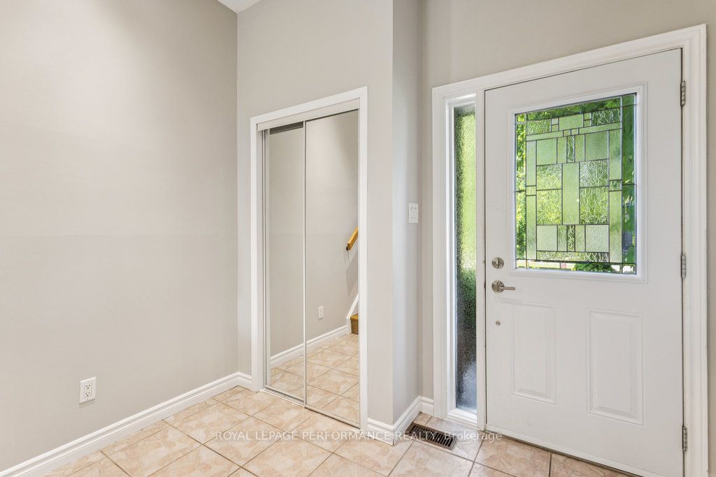 Additional image 6 of 6 Gillespie Crescent, Ottawa, ON, K1V 9X8