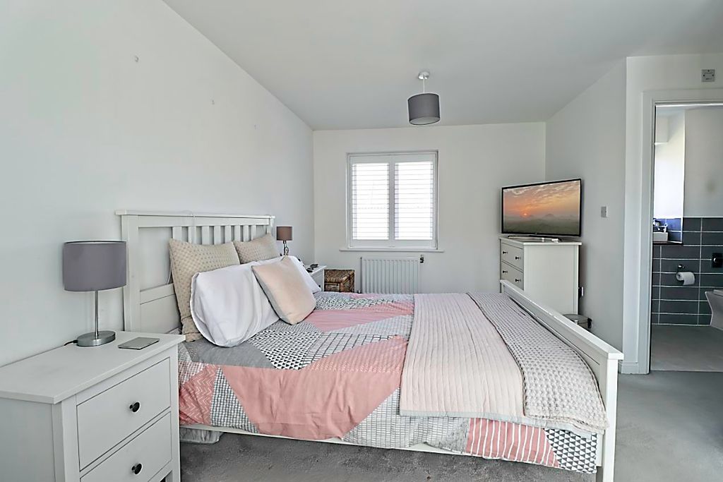 Additional image 7 of 4 bed detached house for saleEdmund Close, Rochford SS4